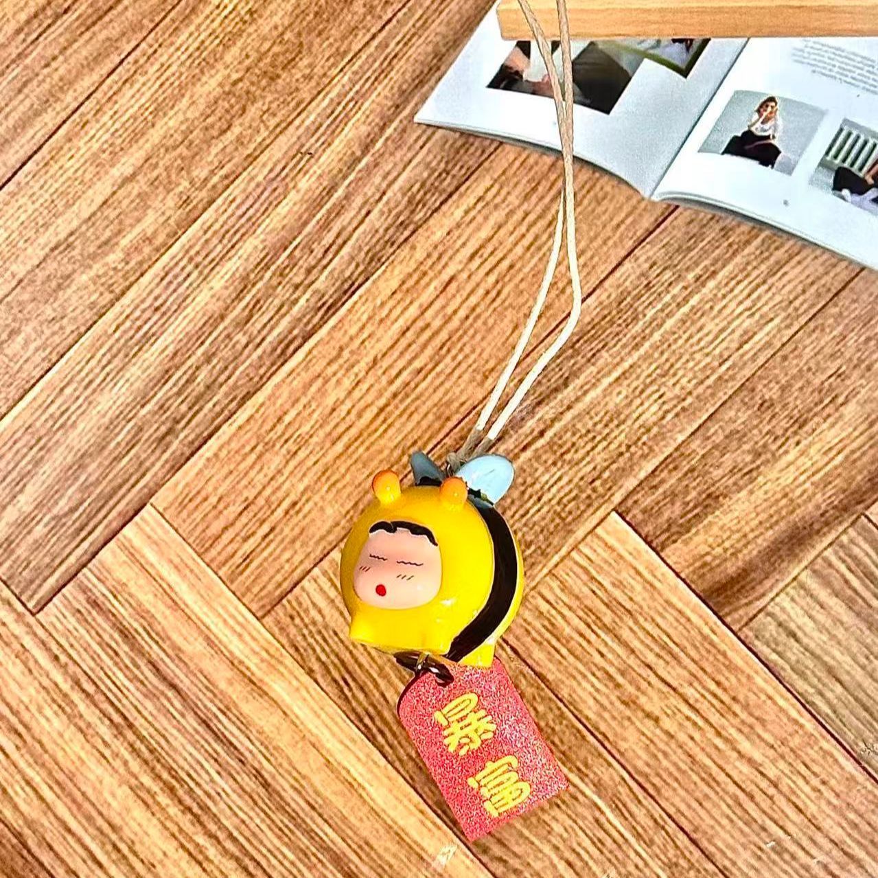Crayon Shin-chan Bee Cosplay F - Car Accessories For Interior 评论和价格